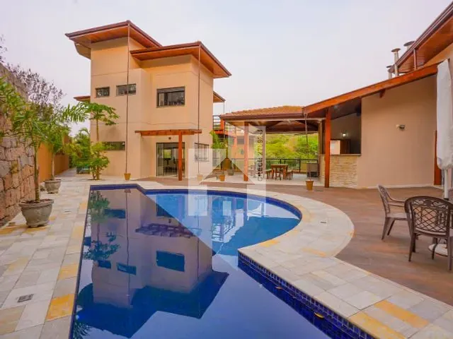 Casa com 1040m² 3 quartos e 4 banheiros, à venda, no bairro Chácara Malota em Jundiaí
