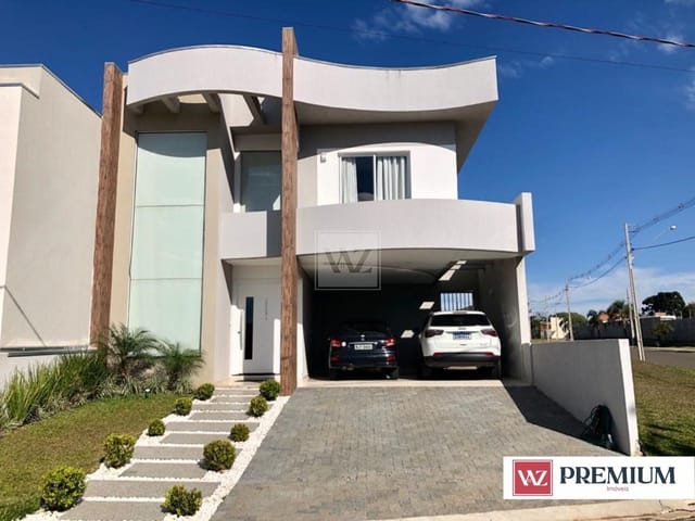 Casa com 300m² 3 quartos e 2 banheiros, à venda, no bairro Uvaranas em Ponta Grossa