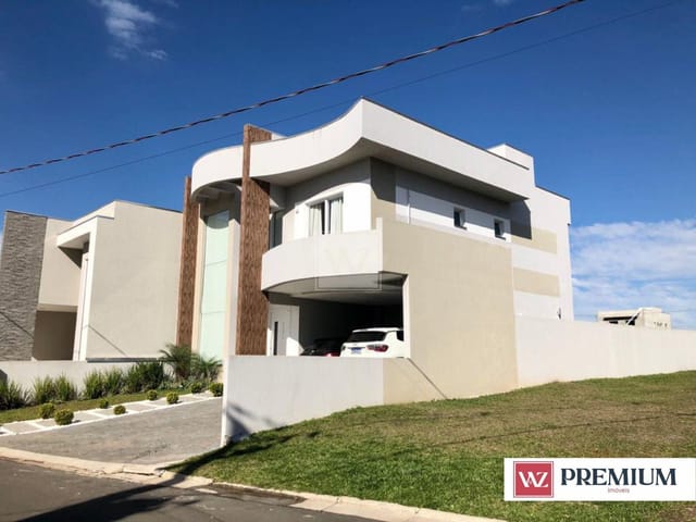 Casa com 300m² 3 quartos e 2 banheiros, à venda, no bairro Uvaranas em Ponta Grossa