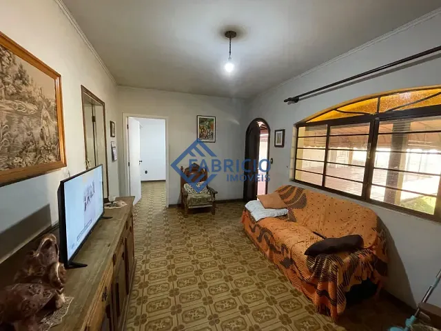Casa com 340m² 3 quartos e 2 banheiros, à venda, no bairro Centro em Vinhedo