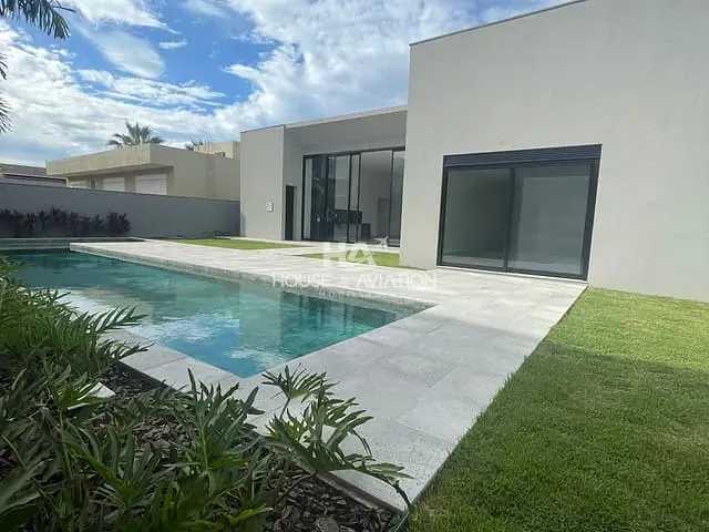 Casa com 882m² 4 quartos e 7 banheiros, à venda, no bairro Alphaville Cruzeiro do Sul em Goiânia