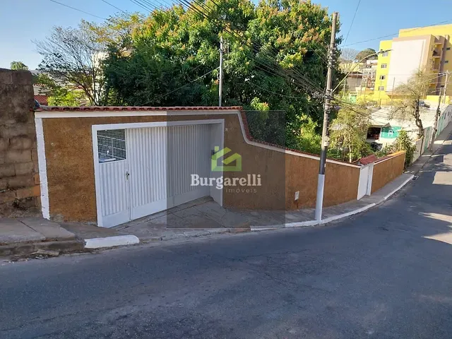 Casa 3 quartos e 2 banheiros, para alugar, no bairro Ignácio Valentini em Lavras