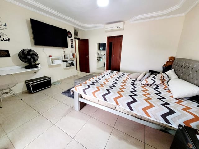 Casa com 362m² 3 quartos e 5 banheiros, à venda, no bairro Vila Valqueire em Rio de Janeiro
