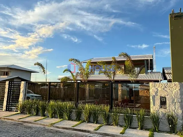 Casa 6 quartos e 6 banheiros, à venda, no bairro Olivença em Ilhéus