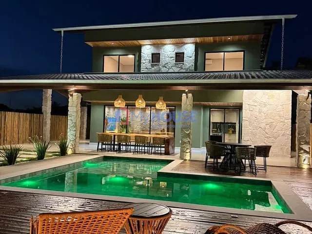 Casa 6 quartos e 6 banheiros, à venda, no bairro Olivença em Ilhéus