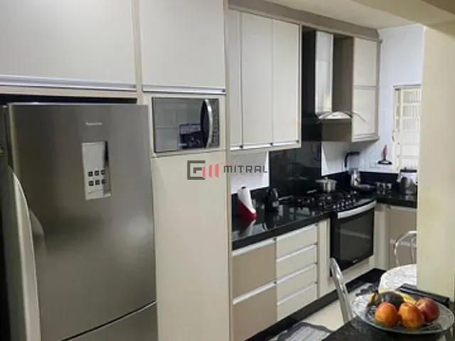 Casa 3 quartos e 2 banheiros, à venda, no bairro Pacaembu em Londrina