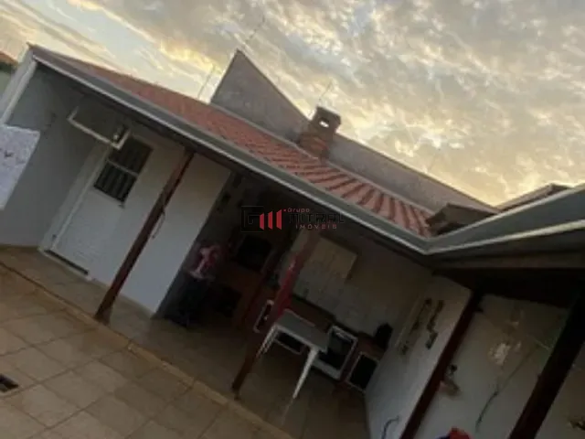 Casa 3 quartos e 2 banheiros, à venda, no bairro Pacaembu em Londrina