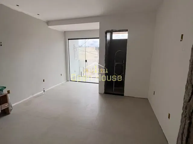 Casa 2 quartos e 2 banheiros, à venda, no bairro Vale do Sol em Pinheiral