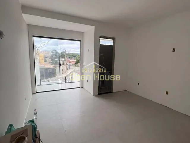 Casa 2 quartos e 2 banheiros, à venda, no bairro Vale do Sol em Pinheiral