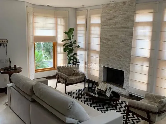 Casa com 500m² 4 quartos e 5 banheiros, à venda, no bairro Residencial Colinas de São Francisco em Bragança Paulista
