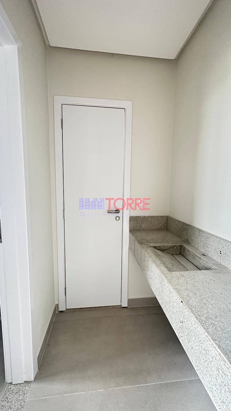 Casa à venda com 4 quartos, 205m² - Foto 31