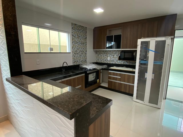 Casa 3 quartos e 4 banheiros, à venda, no bairro Nova São Pedro em São Pedro da Aldeia