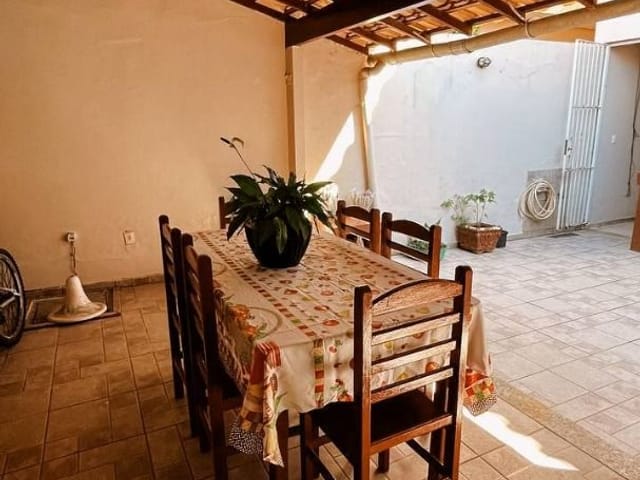 Casa com 360m² 3 quartos e 3 banheiros, à venda, no bairro Riviera Fluminense em Macaé