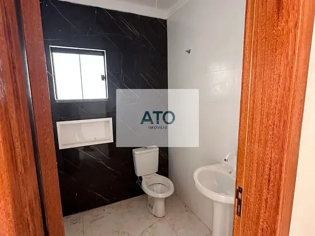 Casa 2 quartos e 2 banheiros, à venda, no bairro Portal do Vale em Canelinha