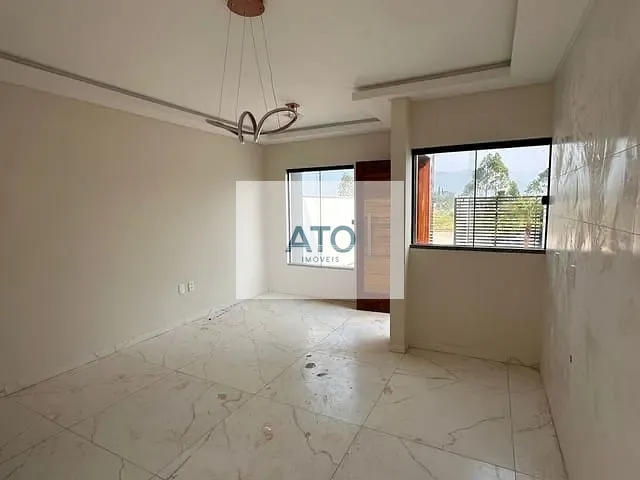 Casa 2 quartos e 2 banheiros, à venda, no bairro Portal do Vale em Canelinha