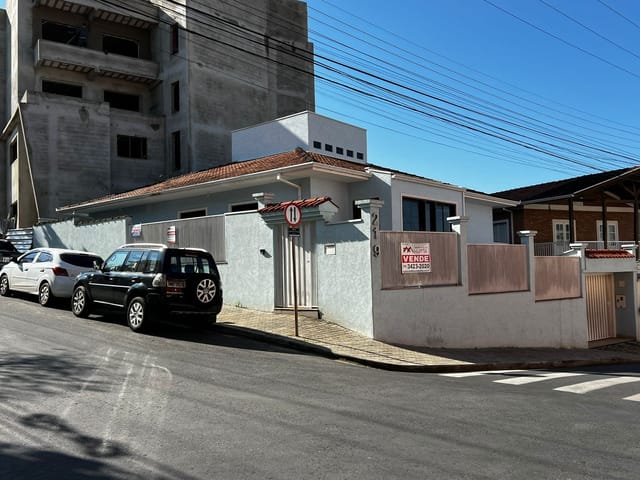 Casa com 200m² 3 quartos e 1 banheiro, à venda, no bairro Santa Dorotéia em Pouso Alegre