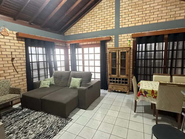 Foto do Casa - 🏡✨ Casa para Aluguel no Ribeirão da Ilha com 2 Quartos, Churrasqueira,  Aceita Pet Pequeno em Região Tranquila 🌿🐾 | Costão Sul Imóveis