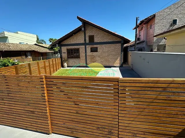 Casa com 130m² 2 quartos e 2 banheiros, para alugar, no bairro Ribeirão da Ilha em Florianópolis