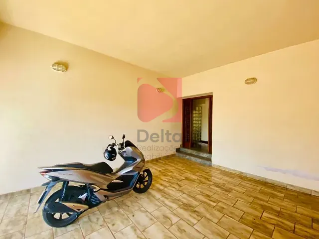 Casa 4 quartos e 6 banheiros, à venda, no bairro Centro em Pirassununga