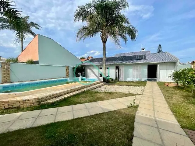 Casa 5 quartos e 4 banheiros, à venda, no bairro Centro em Imbé