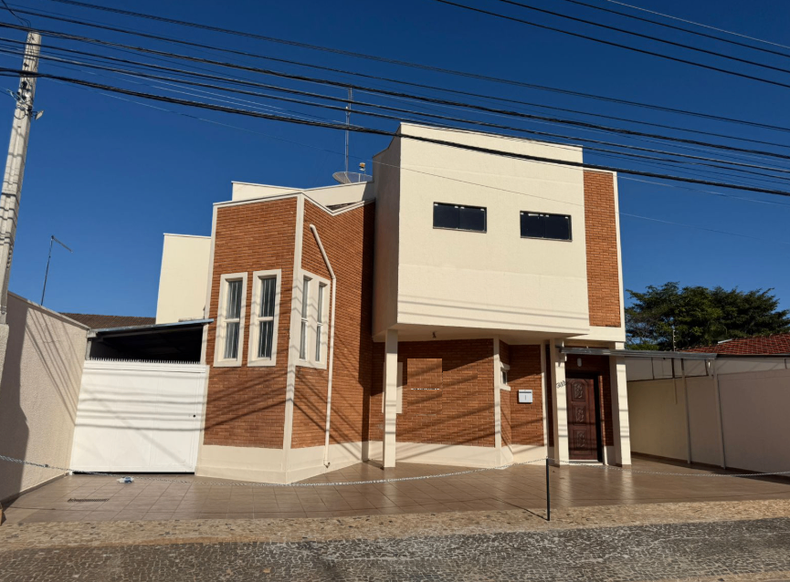 Casa, 3 quartos, 228 m² - Foto 1