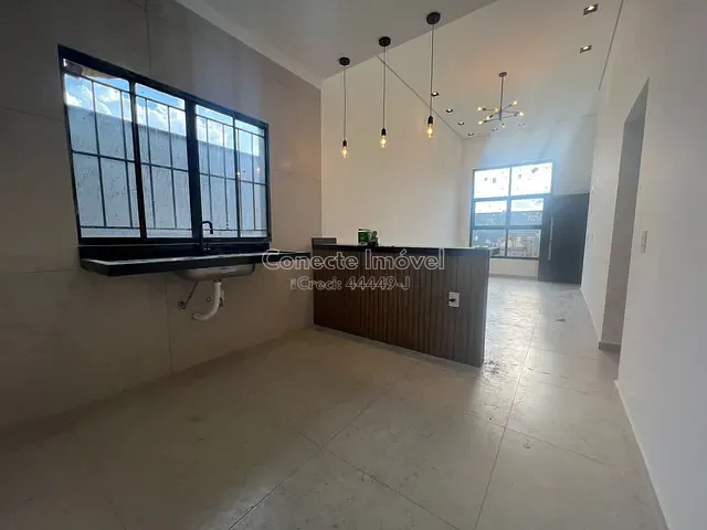 Casa com 250m² 2 quartos e 2 banheiros, à venda, no bairro Residencial Europa em Holambra