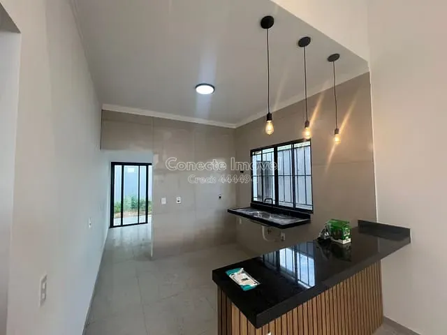 Casa com 250m² 2 quartos e 2 banheiros, à venda, no bairro Residencial Europa em Holambra