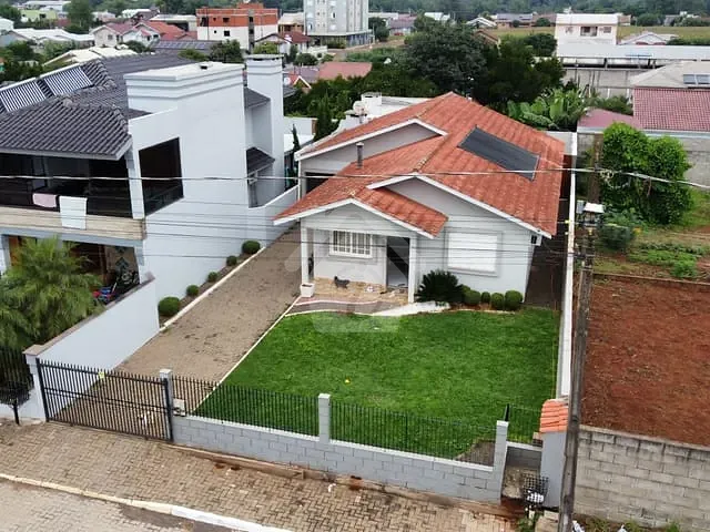Casa com 219m² 3 quartos e 2 banheiros, à venda, no bairro Alesgut em Teutônia