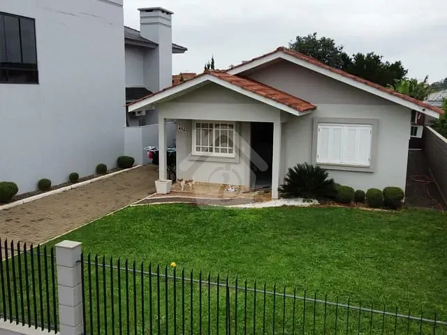 Casa com 219m² 3 quartos e 2 banheiros, à venda, no bairro Alesgut em Teutônia