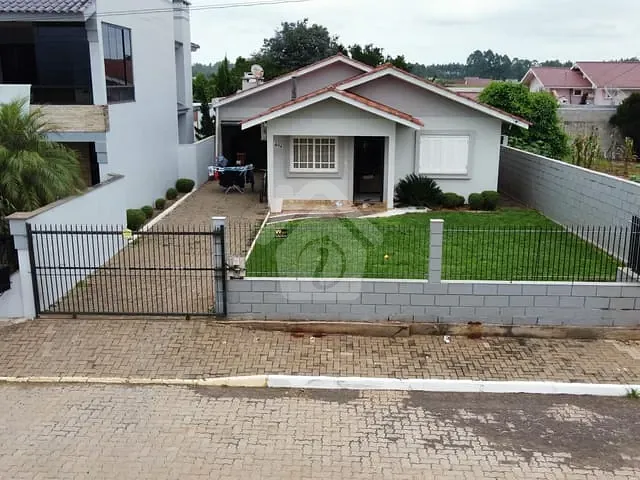 Casa com 219m² 3 quartos e 2 banheiros, à venda, no bairro Alesgut em Teutônia