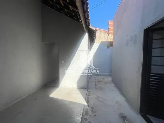 Casa 2 quartos e 1 banheiro, à venda, no bairro Conjunto Habitacional Maria Elena Pereira Bertolini em Pederneiras