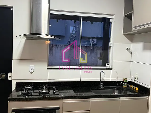 Casa com 200m² 2 quartos e 2 banheiros, à venda, no bairro Distrito Industrial em Cuiabá