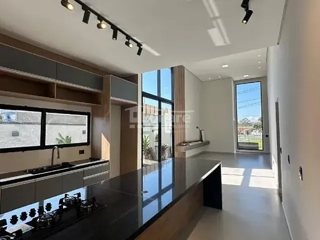 Casa com 360m² 4 quartos e 5 banheiros, à venda, no bairro Cézar de Souza em Mogi das Cruzes