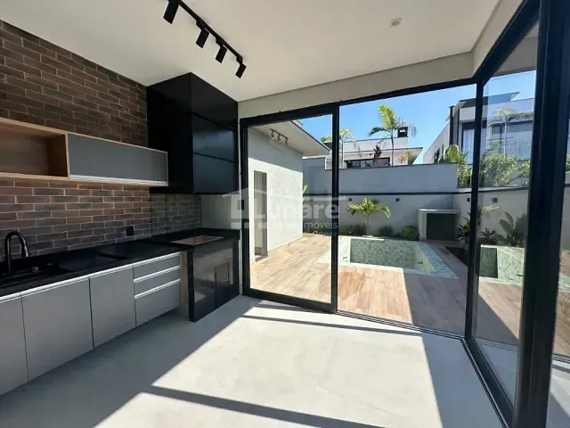 Casa com 360m² 4 quartos e 5 banheiros, à venda, no bairro Cézar de Souza em Mogi das Cruzes