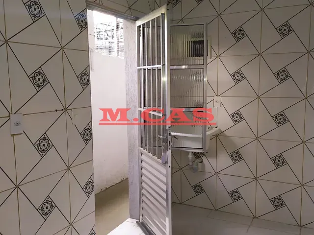 Casa com 40m² 1 quarto e 1 banheiro, para alugar, no bairro Vila Invernada em São Paulo