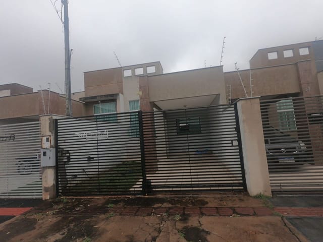 Casa com 130m² 2 quartos e 2 banheiros, à venda, no bairro Columbia em Londrina