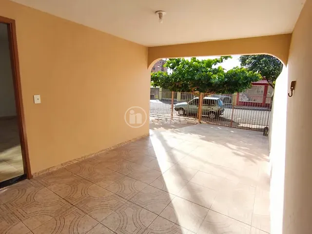 Casa com 250m² 2 quartos e 1 banheiro, para alugar, no bairro Jardim Morumbi em Londrina