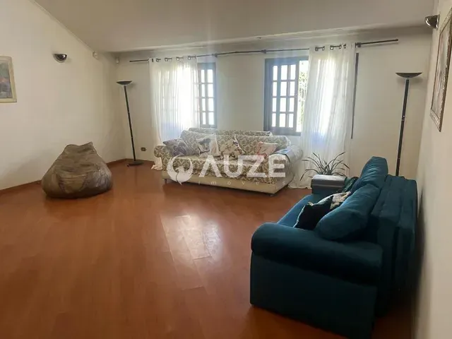 Casa com 300m² 3 quartos e 4 banheiros, à venda, no bairro Barreirinha em Curitiba