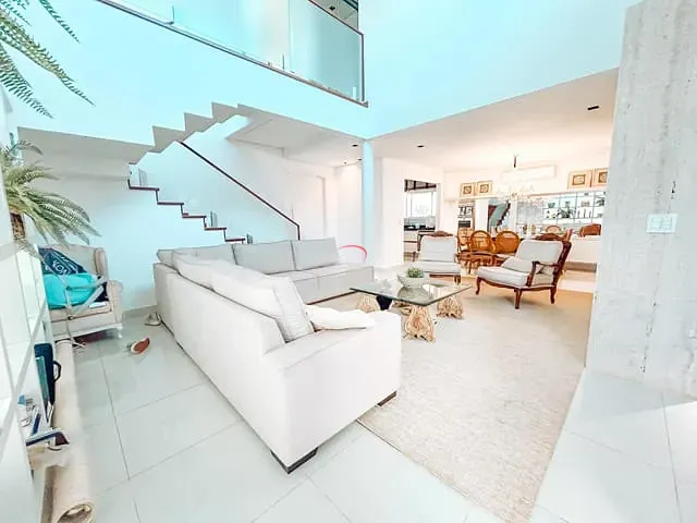 Casa com 220m² 3 quartos e 4 banheiros, à venda, no bairro Gleba Fazenda Palhano em Londrina