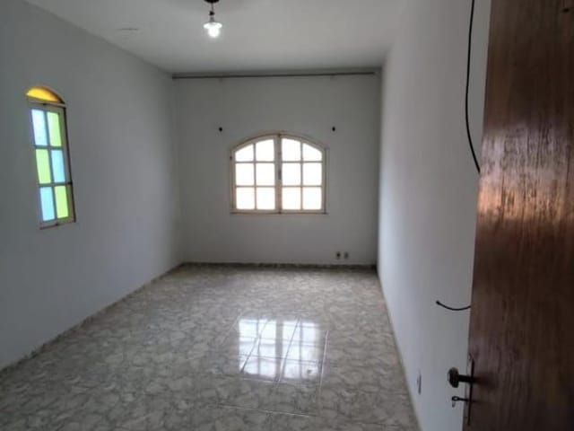 Casa 2 quartos e 2 banheiros, à venda, no bairro Extensão do Bosque em Rio das Ostras