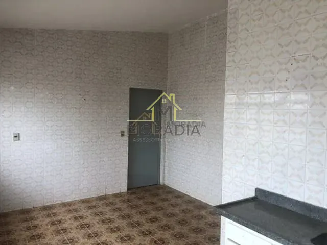 Casa com 250m² 3 quartos e 1 banheiro, para alugar, no bairro Parque da Figueira em Guaxupé