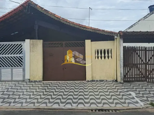 Casa com 125m² 2 quartos e 2 banheiros, à venda, no bairro Maracanã em Praia Grande