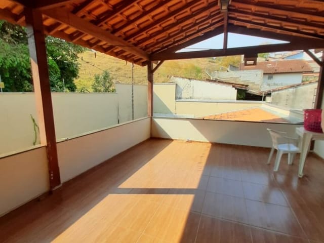 Casa com 256m², à venda, no bairro Cambuí em Cambuí