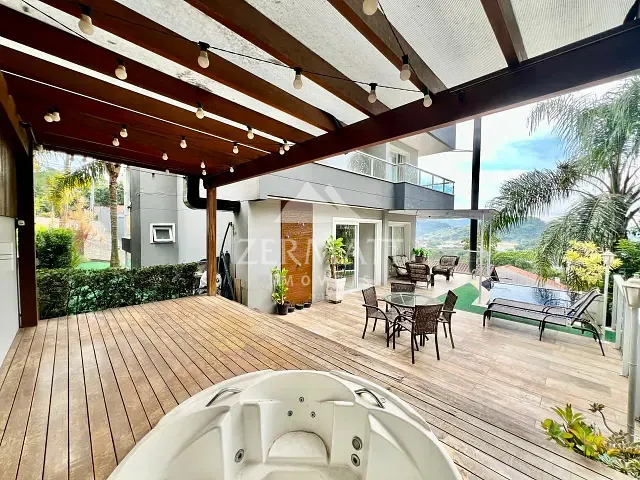 Casa com 468m² 4 quartos e 4 banheiros, para alugar, no bairro Salto do Norte em Blumenau