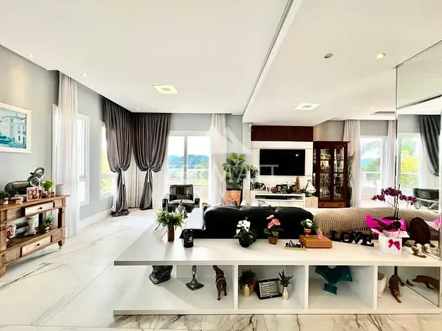 Casa com 468m² 4 quartos e 4 banheiros, para alugar, no bairro Salto do Norte em Blumenau