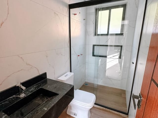 Casa com 362m² 4 quartos e 3 banheiros, à venda, no bairro Loteamento Extensao Do Serrama em Rio das Ostras