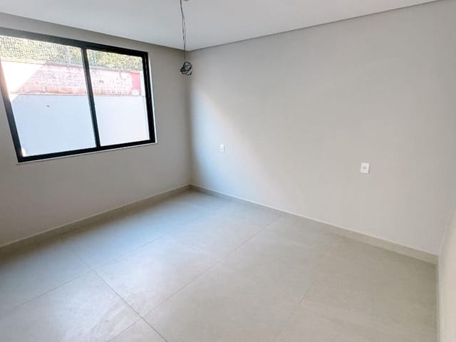 Casa com 362m² 4 quartos e 3 banheiros, à venda, no bairro Loteamento Extensao Do Serrama em Rio das Ostras