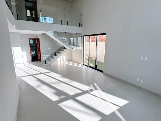 Casa com 362m² 4 quartos e 3 banheiros, à venda, no bairro Loteamento Extensao Do Serrama em Rio das Ostras