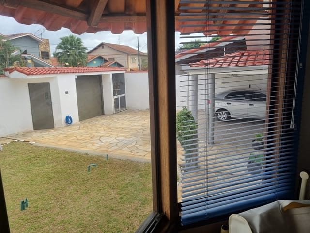 Casa com 450m² 4 quartos e 1 banheiro, à venda, no bairro Fátima I em Pouso Alegre