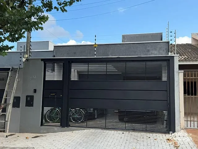 Casa 3 quartos e 2 banheiros, à venda, no bairro Jardim Dias I em Maringá